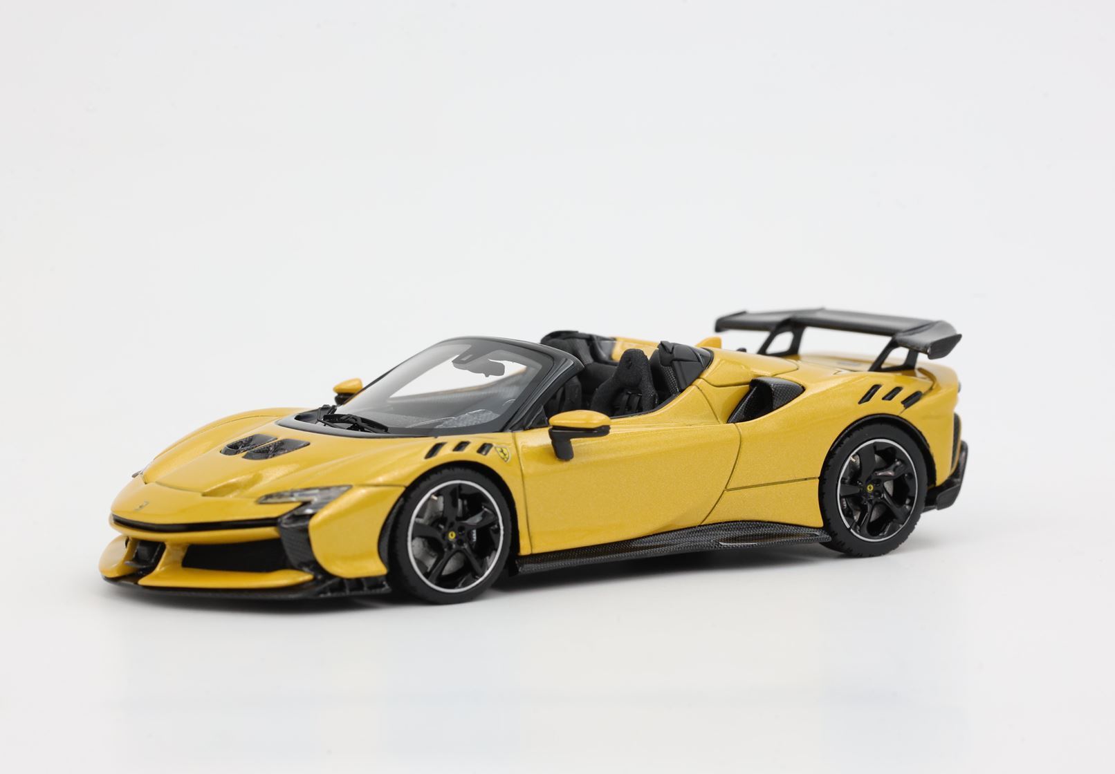 FERRARI SF90 XX SPIDER GIALLO MONTECARLO - Vroomi