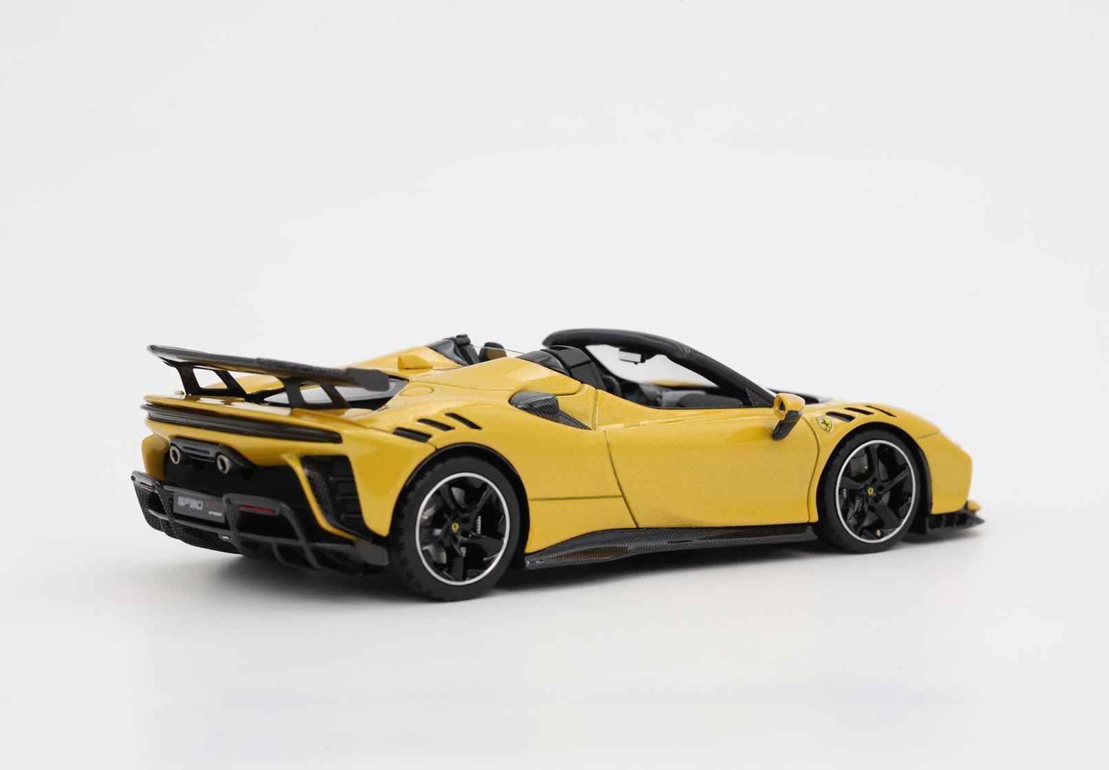 FERRARI SF90 XX SPIDER GIALLO MONTECARLO - Vroomi
