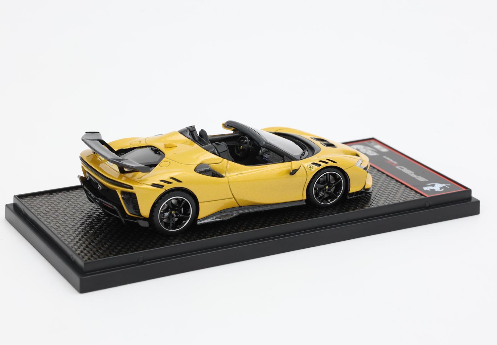 FERRARI SF90 XX SPIDER GIALLO MONTECARLO - Vroomi