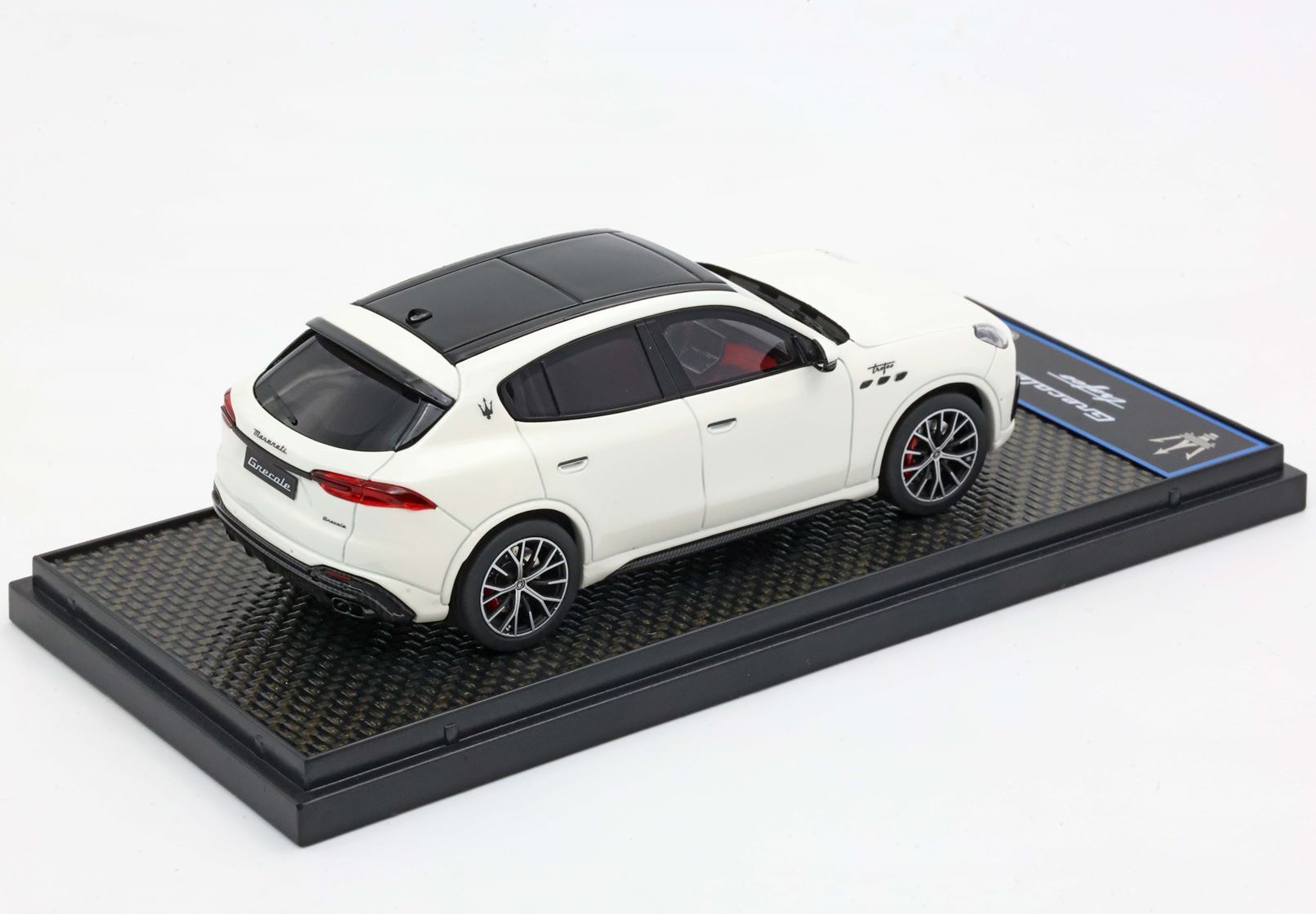 MASERATI GRECALE TROFEO 2022 BIANCO ASTRO - Vroomi