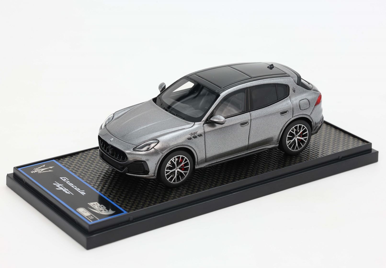 MASERATI GRECALE TROFEO 2022 GRIGIO LAVA - Vroomi