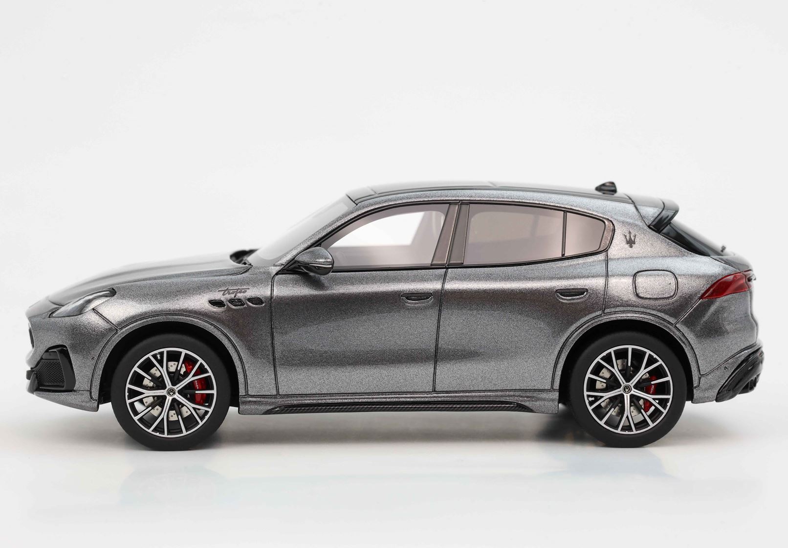 MASERATI GRECALE TROFEO 2022 GRIGIO LAVA - Vroomi