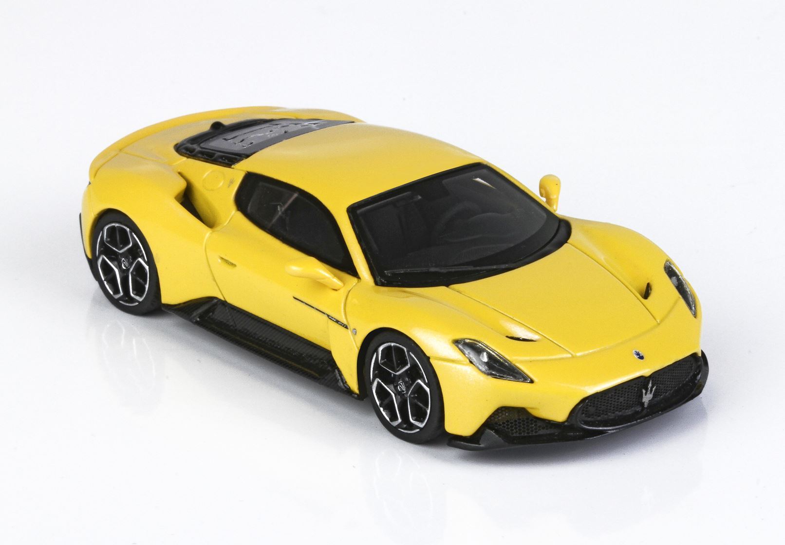 MASERATI MC20 GIALLO GENIO - Vroomi