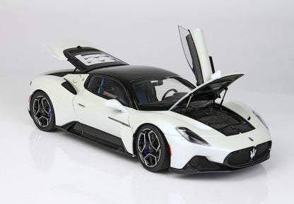MASERATI MC20 DIE CAST APRIBILE COLORE SPECIALE BIANCO AUDACE - VETRINA INCLUSA - Vroomi