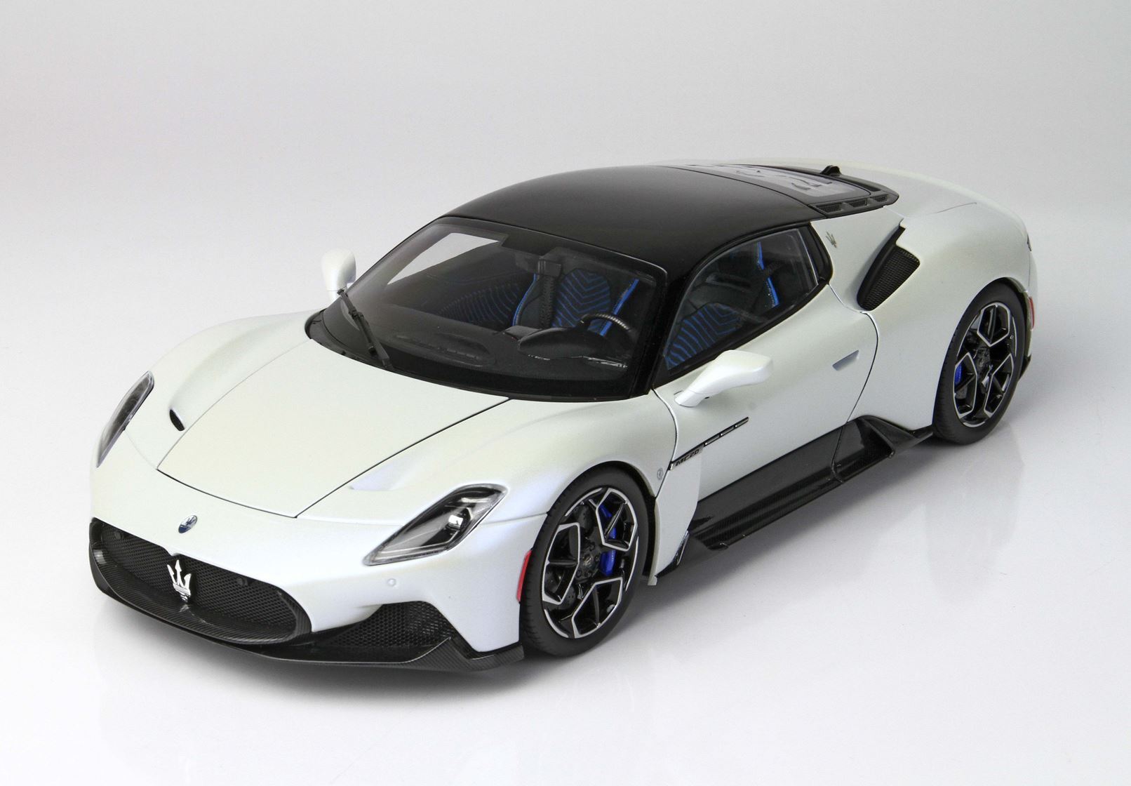 MASERATI MC20 DIECAST FULL OPEN BIANCO AUDACE TETTO NERO - Vroomi