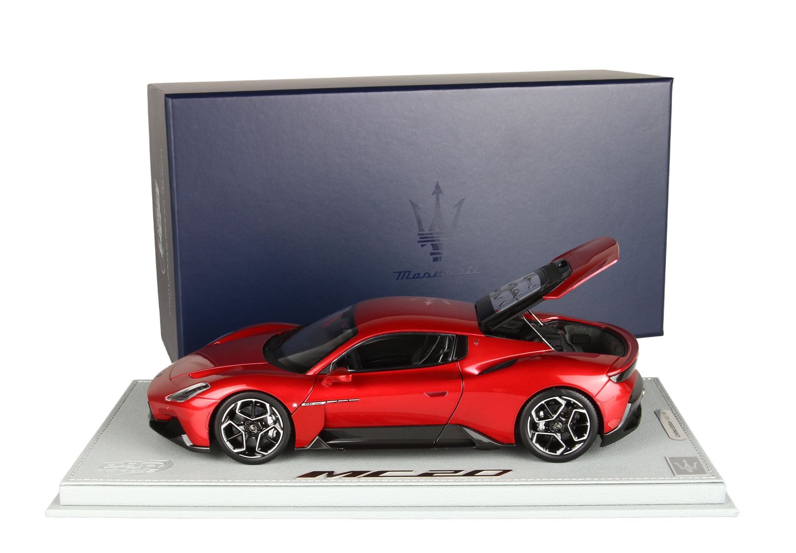 MASERATI MC20 DIECAST FULL OPEN ROSSO VINCENTE METALLIZZATO - VETRINA INCLUSA - Vroomi