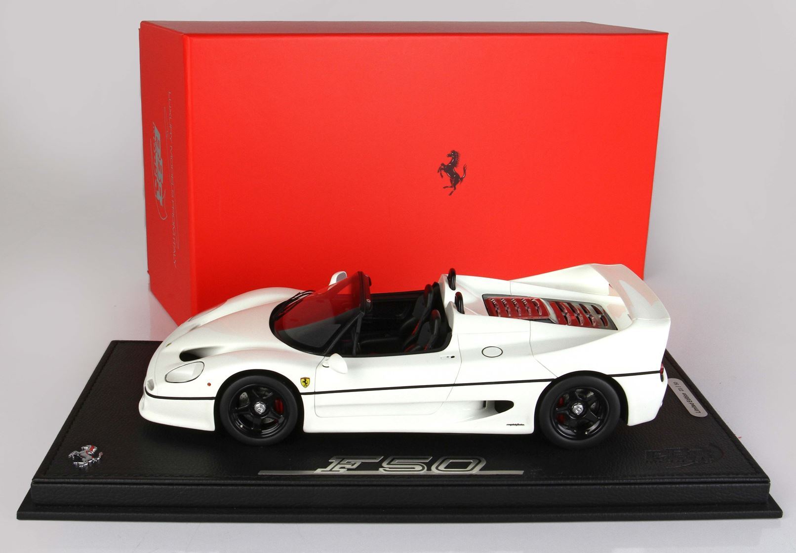 FERRARI F50 COUPE 1995 VERSIONE SPIDER BIANCO AVUS RUOTE RACE - Vroomi