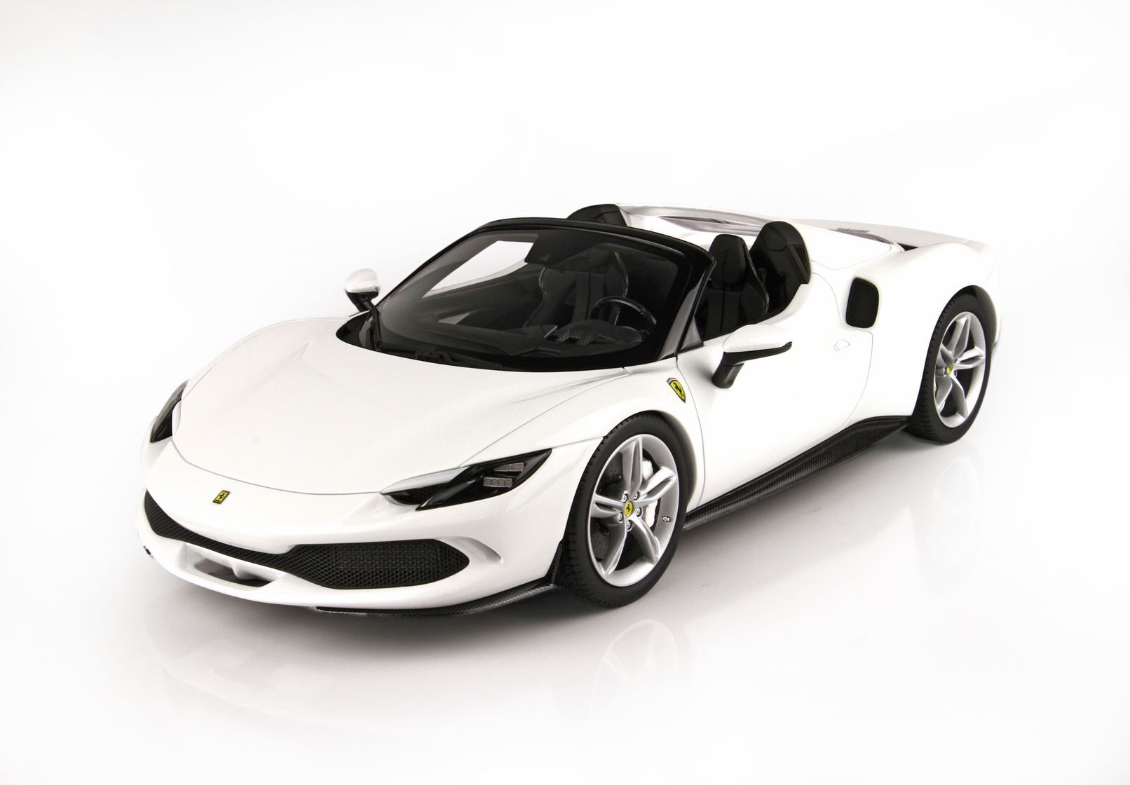 FERRARI 296 GTS BIANCO CERVINO - Vroomi