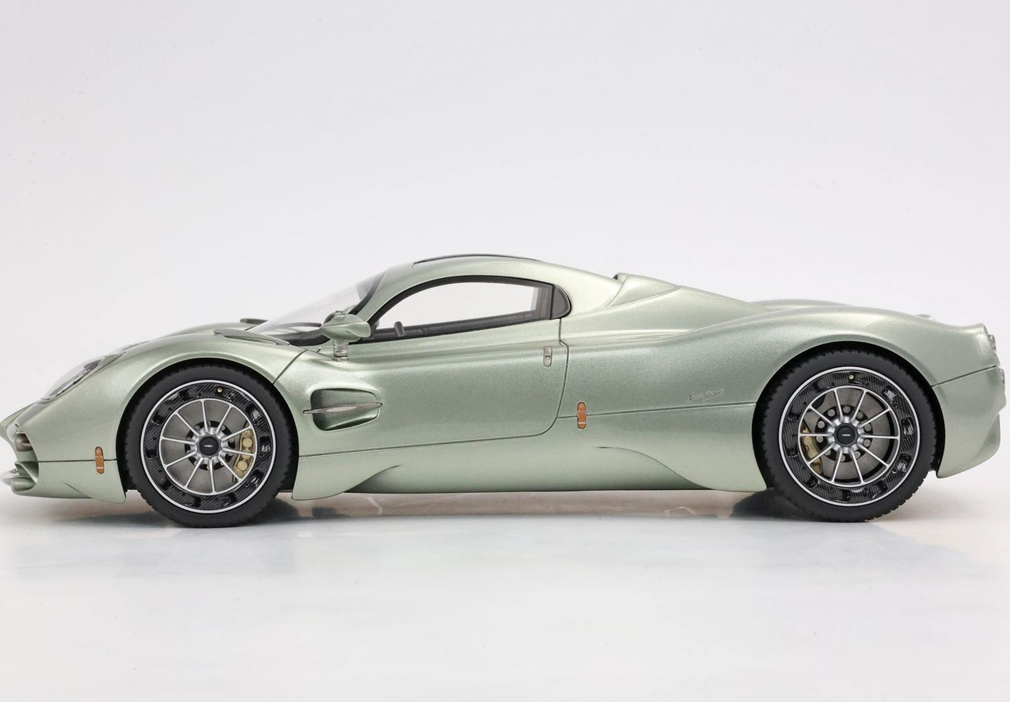 PAGANI UTOPIA VERDE PAMPA - Vroomi