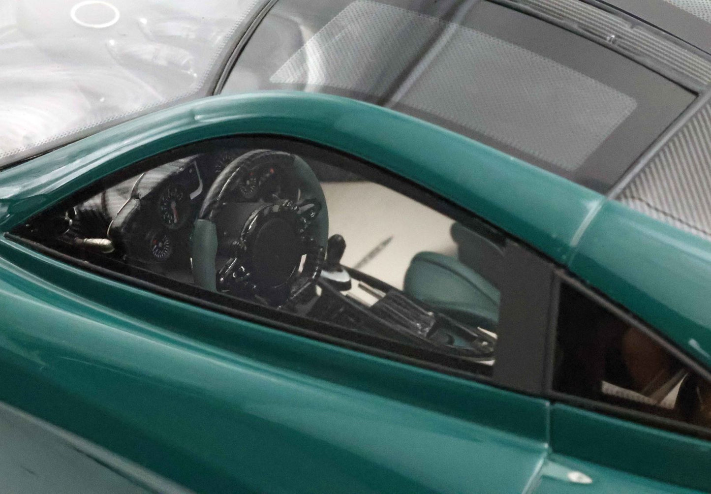 PAGANI HUAYRA CODALUNGA VERDE BRITISH RACING - Vroomi