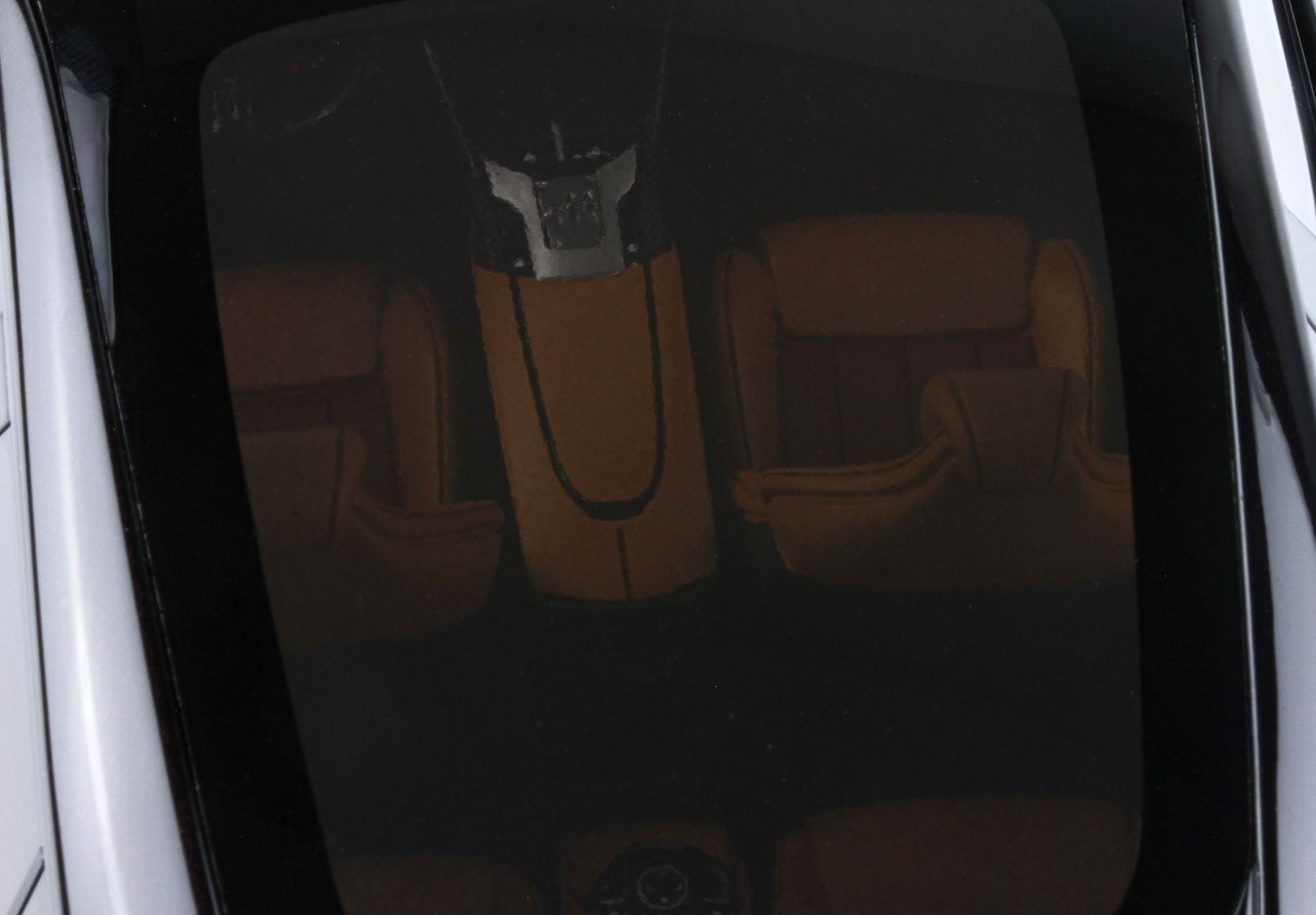 FERRARI PUROSANGUE - TETTO PANORAMICO NERO PUROSANGUE - BANDIERA FRANCESE - BASE ROSSA - Vroomi