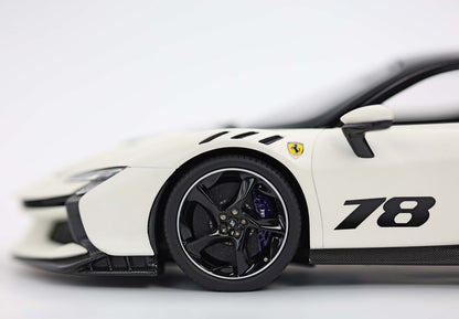 FERRARI SF90 XX STRADALE BIANCO ITALIA OPACO N.78 - Vroomi