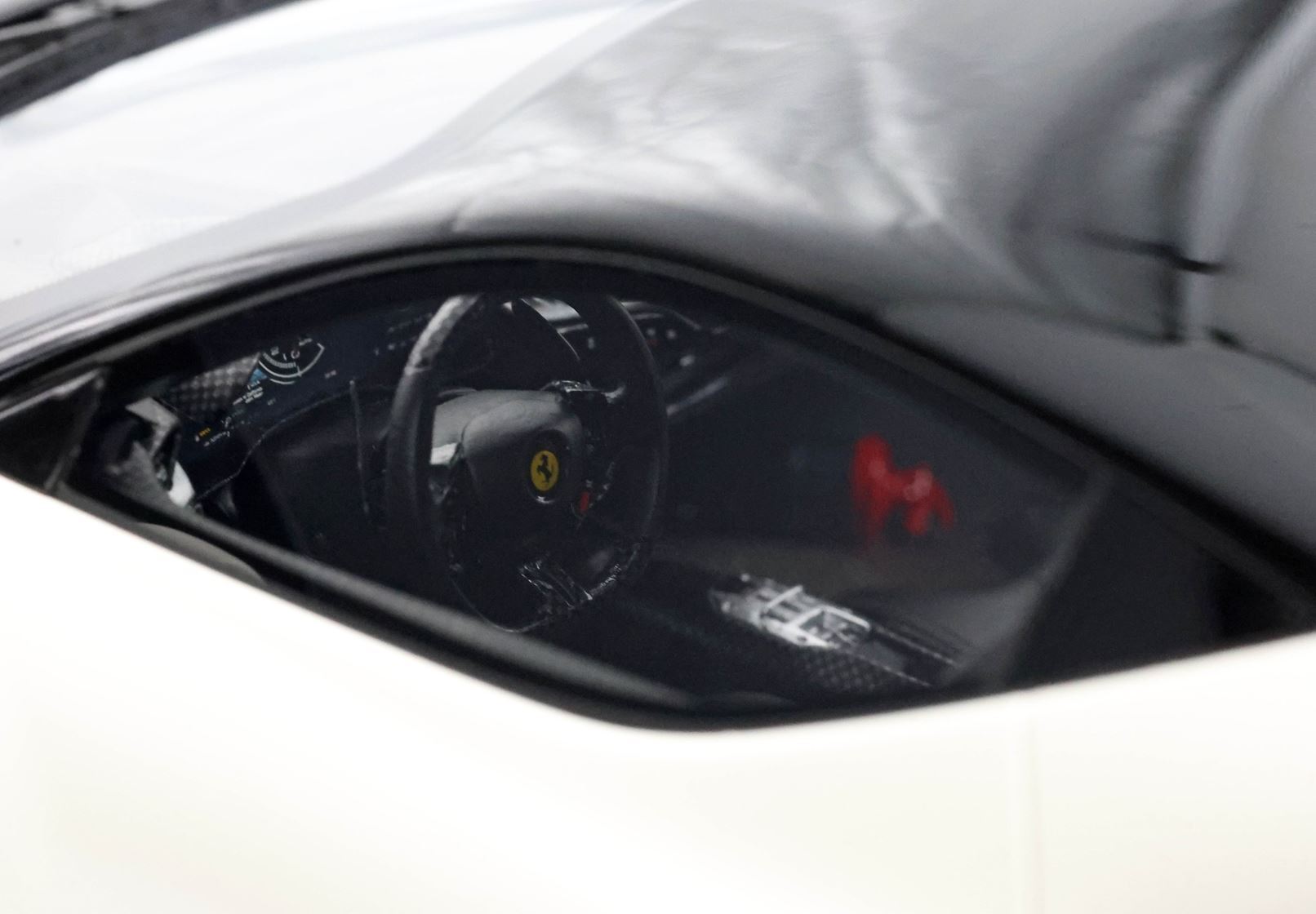 FERRARI SF90 XX STRADALE BIANCO ITALIA OPACO N.78 - Vroomi