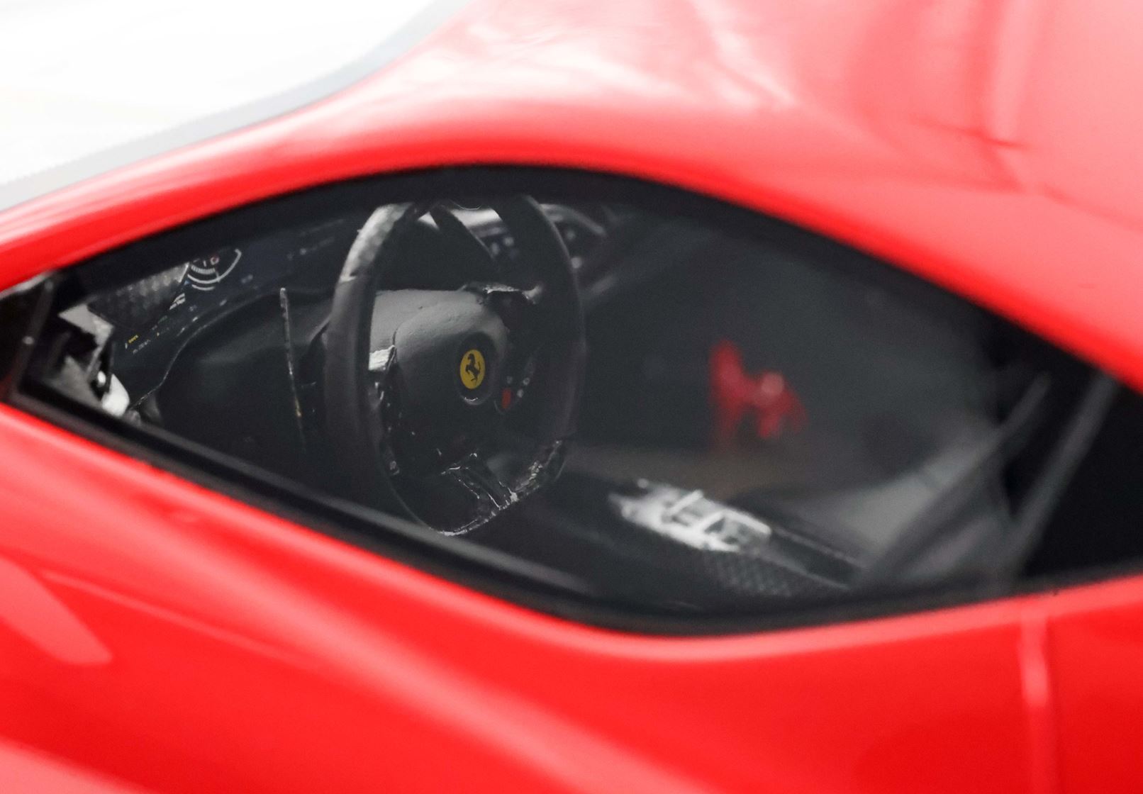 FERRARI SF90 XX STRADALE ROSSO CORSA CERCHI IN CARBONIO - Vroomi