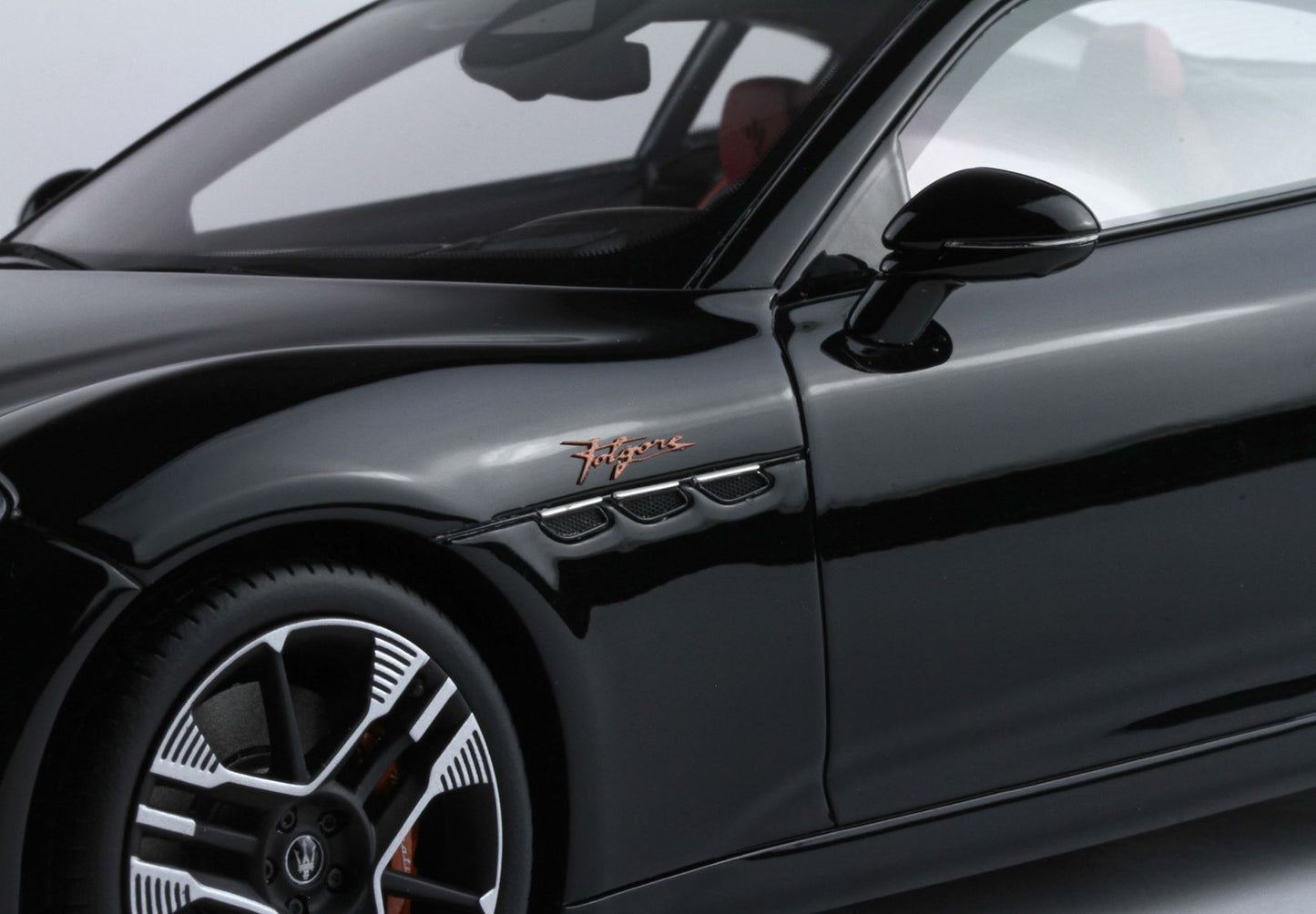 MASERATI GRANTURISMO FOLGORE 2023 NERO ASSOLUTO - Vroomi