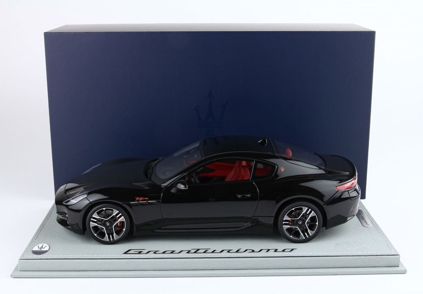 MASERATI GRANTURISMO FOLGORE 2023 NERO ASSOLUTO - Vroomi