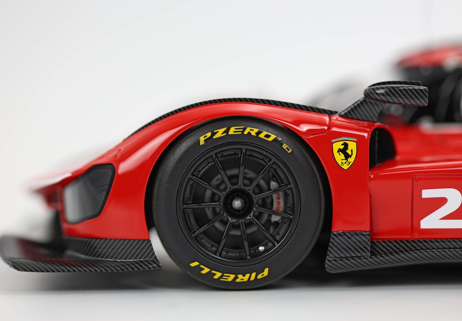 FERRARI 499P modificata con base in fibra di carbonio - Vroomi