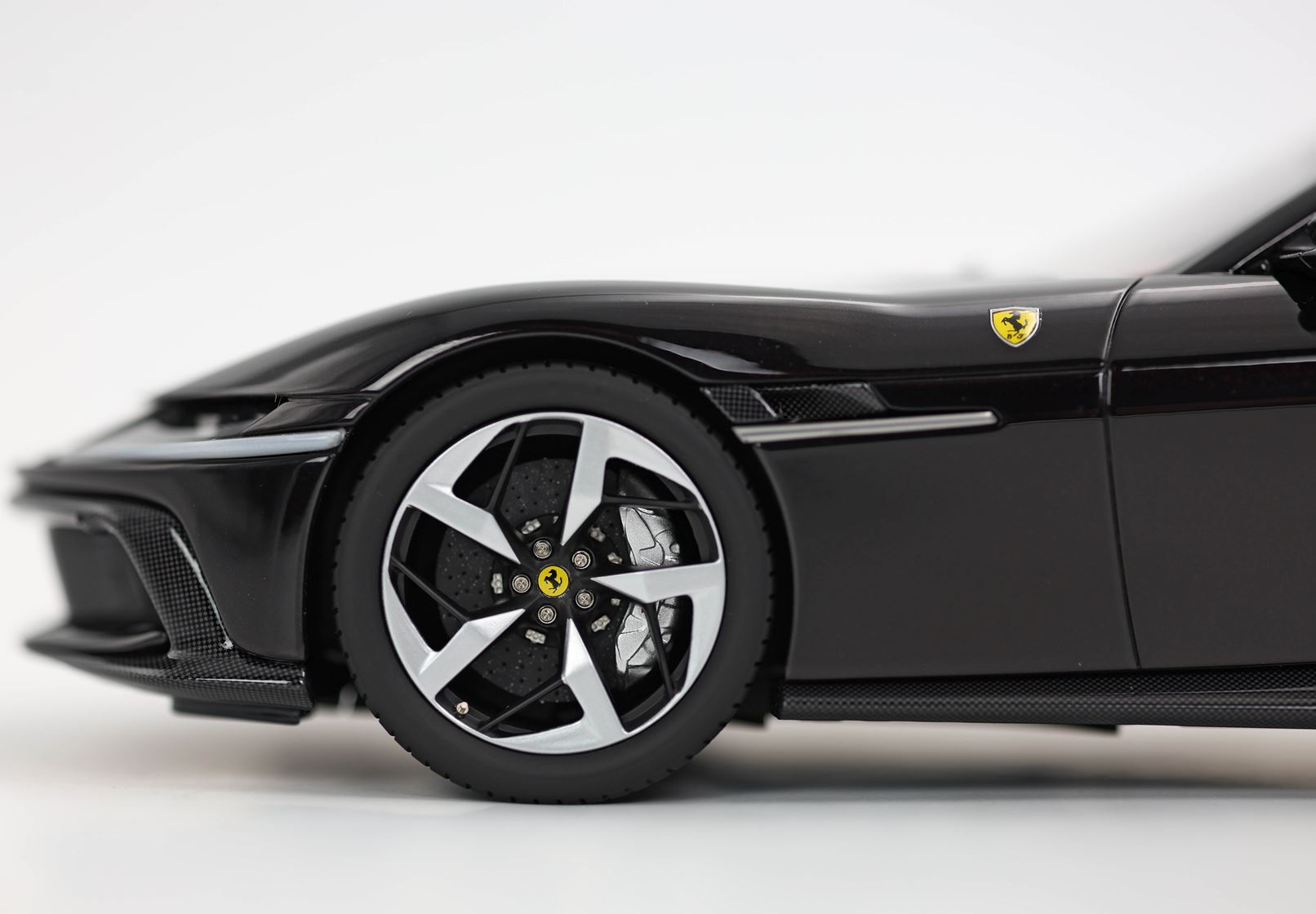 FERRARI 12CILINDRI COUPE NERO PUROSANGUE - Vroomi