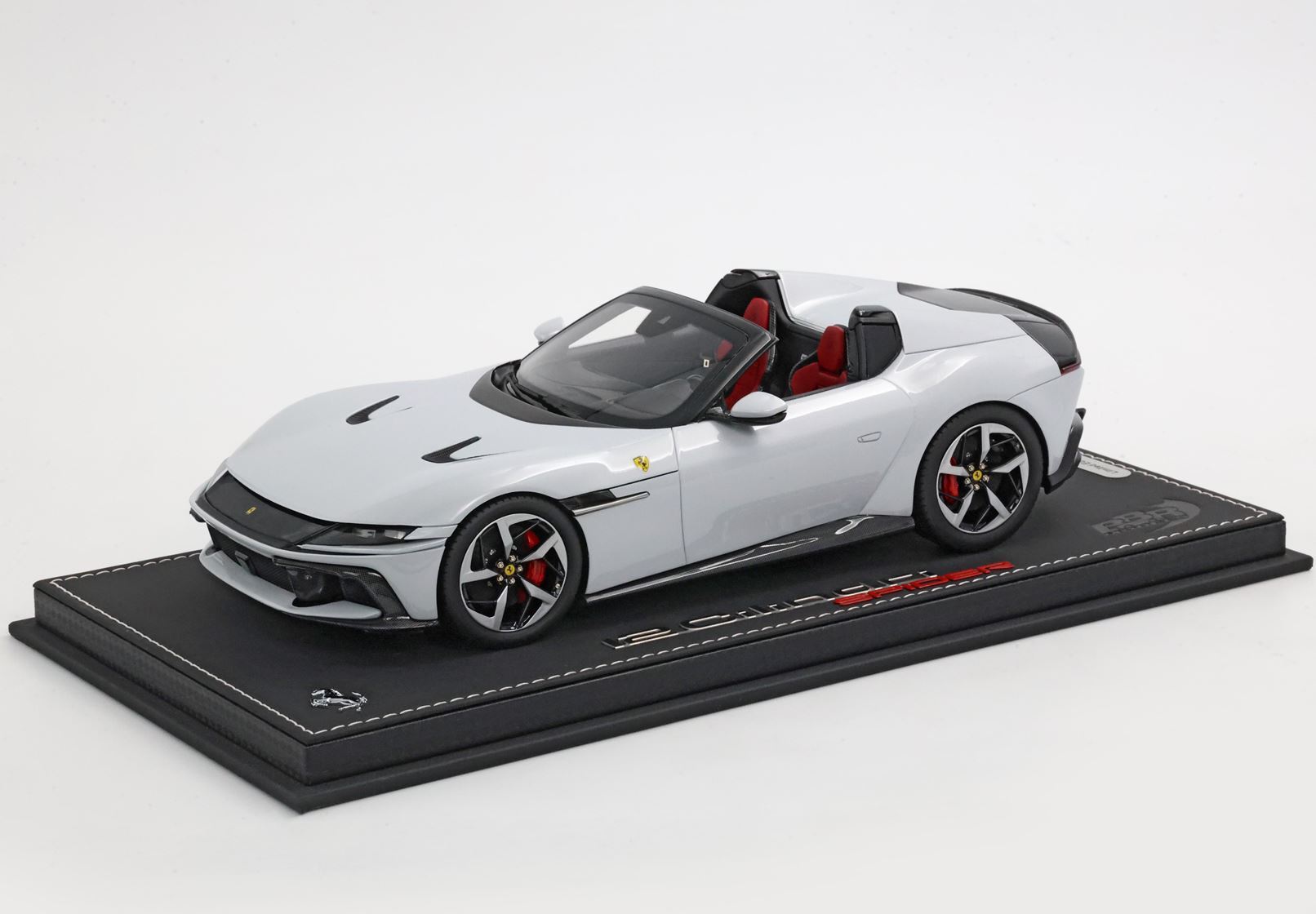 FERRARI 12CILINDRI SPIDER BIANCO ARTICO - CERCHI NERO LUCIDO E SILVER - Vroomi