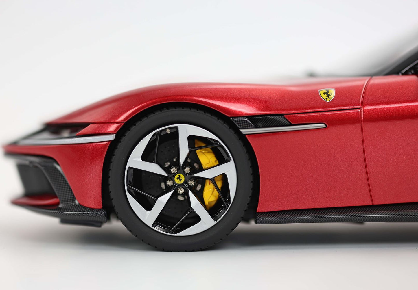 FERRARI 12CILINDRI TETTO PANORAMICO ROSSO IMOLA - Vroomi