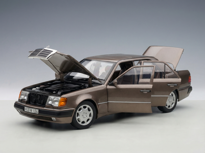 MERCEDES BENZ - E-CLASS 500E (W124) 1990 - BEIGE MET